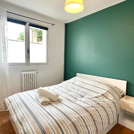 Large 3 Bedroom Parking And Fiber Apartment