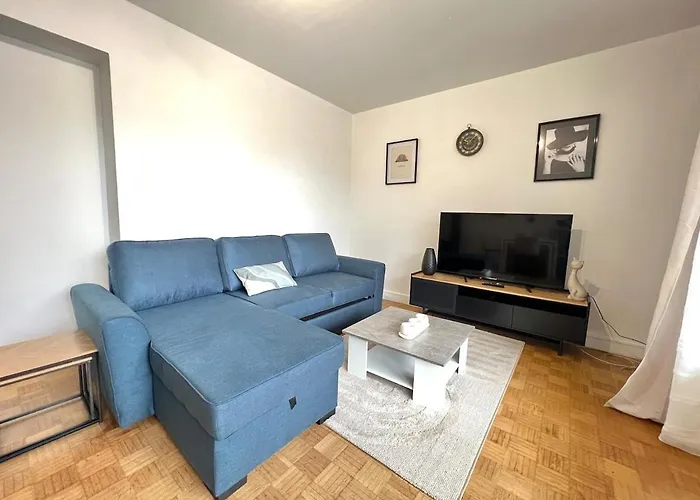 Large 3 Bedroom Parking And Fiber *